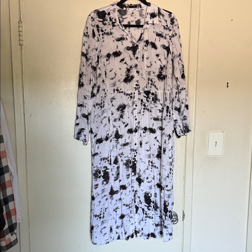 Long Sleeve Sinsay XL Black & White Button Down Tie-Dye Maxi Dress